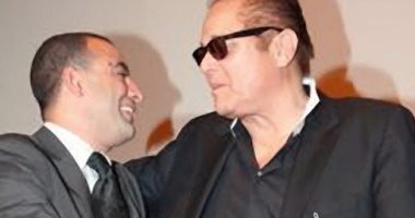 أحمد السقا ينعى محمود عبد العزيز: "الله يرحمك كنت خير أب وخير صديق"