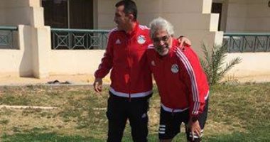 لاعبو المنتخب يذبحون "عجلا" قبل مواجهة غانا