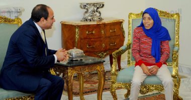 صندوق "تحيا مصر" يسلم "فتاة العربة" سيارة لمساعدتها فى عملها اليوم