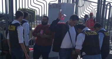 بالصور.. 200 جنيه سعر تذكرة المنتخب وغانا فى السوق السوداء