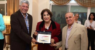 بالصور.. السفير المصرى بمسقط يكرم سميحة أيوب ومازن الغرباوى 