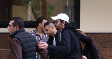 جثمان الساحر يغادر المستشفى  للصلاة عليه بمسجد الشرطة فى أكتوبر 