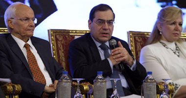 بالصور... البترول تطرح 20% من رأس مال 8 شركات فى البورصة الشهر الجارى