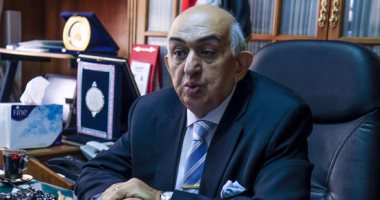 الغندور لرئيس تظلمات الجبلاية: حبك للأهلى بيطغى شوية والأخير: والدى عضو مجلس الزمالك