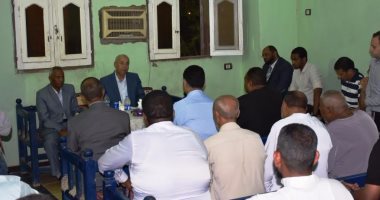 بالفيديو.. محافظ أسوان يوجه بإجراء تحاليل لعينات من المياه بداخل منازل عزب كيما