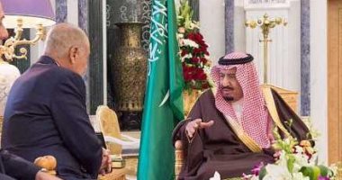 السفير حسام زكى ينشر صورة لأبو الغيط مع الملك سلمان