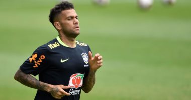 تقارير: دانى ألفيس يغيب عن البرازيل فى مونديال روسيا