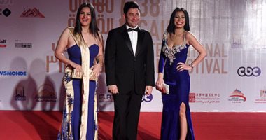 الأسود يلون مهرجان القاهرة السينمائى الدولى حزنًا على محمود عبد العزيز