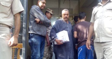 القوات المسلحة توزع 40 ألف كرتونه سلع مدعمه على مواطنى المنيا