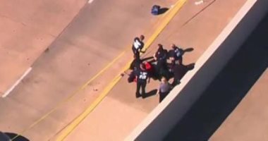 مقتل شخص أصيب فى حادث مطار أوكلاهوما.. والشرطة تطارد المشتبه به