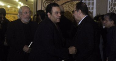 محمد فؤاد والسيد البدوى وسمير غانم ومصطفى قمر فى عزاء محمود عبد العزيز