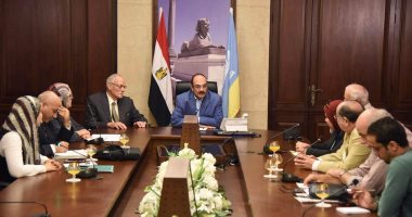 محافظ الاسكندرية يبحث انشاء مركز إغاثة دائم وأماكن للايواء خلال موسم النوات