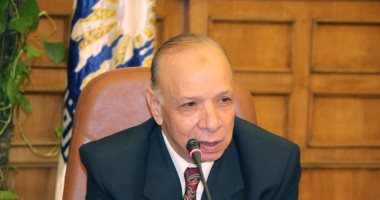 محافظ القاهرة يشدد على سرعة تركيب كشافات الإنارة أمام الكنائس