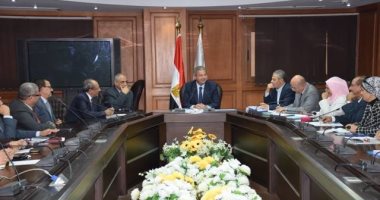 وزير الرياضة يجتمع  باللجنة المنظمة لماراثون زايد الدولى الخيرى