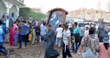 بالصور.. الأقباط يحتفلون بالزفة الختامية لمولد الشهيد مارجرجس بالأقصر