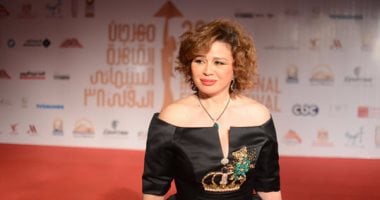 إلهام شاهين: حققت حلمى فى "يوم للستات" بوصولى للفيلم الـ100