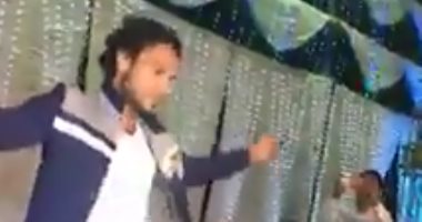 بالفيديو.. شوقى السعيد يشعل حنة باسم مرسى برقصة شعبى مع "شيبة"