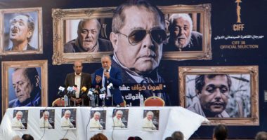 تعرف على سر بكاء محمود عبد العزيز على أبواب ماسبيرو