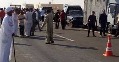 نوبيون يقطعون طريق أبوسمبل الدولى أثناء التوجه لتوشكى