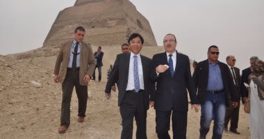 بالصور.. محافظ بنى سويف يصطحب السفير اليابانى فى جولة سياحية لهرم ميدوم