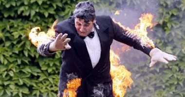 وفاة "دوبلير" جيمس بوند بعد سقوطه من هليكوبتر فى الصين