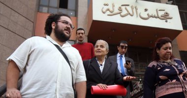 بالصور.. وقفة احتجاجية للأطباء تزامنا مع نظر طعن زيادة بدل العدوى بحضور منى مينا
