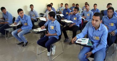 مدرسة السكة الحديد تتحول إلى واجهة جاذبة للمتفوقين.. إقبال كبير من الحاصلين على أعلى الدرجات بالتعليم الأساسى.. الطالب يدفع 6 آلاف مصروفات ويُعين بالسكة الحديد بعد التخرج.. وتمنح الخريج دبلوم الثانوية الصناعية