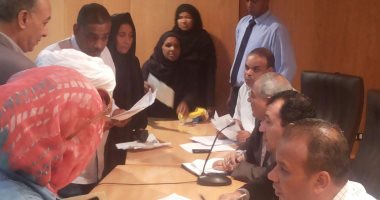 بالصور.. محافظ الأقصر يعود لـ"اليوم المفتوح" ويستمع لشكاوى المواطنين