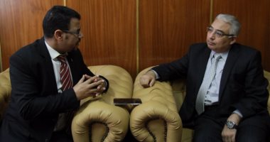 العضو المنتدب لـ"المصرية للأدوية": مطالب بتحديد سعر عادل للدولار لتقليل الخسائر