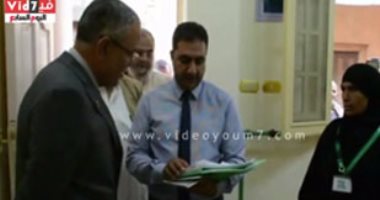 بالفيديو.. محافظ المنيا يسلم 35 منزلاً بعد تأهيلها لأهالى أبو قرقاص