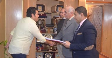 مدير أمن المنيا يكرم الضباط والأفراد المتميزين 
