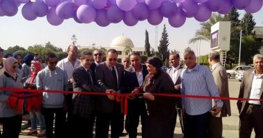 رئيس جامعة قناة السويس يفتتح منافذ لبيع منتجات كلية السياحة والفنادق