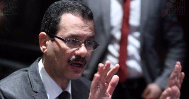 أحمد درويش يعلن إنشاء منطقة لصناعة السيارات بمحور قناة السويس
