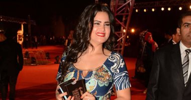 بالصور..سما المصرى تتحدى إدارة "القاهرة السينمائى" وتحضر ختام المهرجان