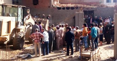بالصور.. حملة إزالة ببركة السبع تنهى أزمة بين عائلتين استمرت 3 سنوات
