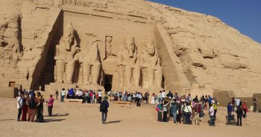 بالصور.. معبد أبوسمبل يستقبل 1500سائح أجنبى