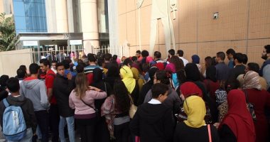 بالصور.. طوابير أمام سيتى ستارز للاستفادة من عروض الـ"black Friday"