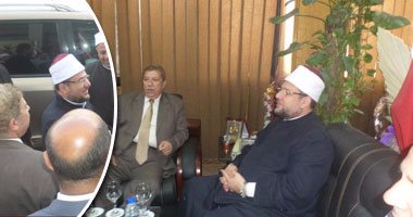 بالصور.. وزير الأوقاف ومحافظ الإسماعيلية يفتتحان مسجد الخلفاء الراشدين بالقصاصين.. بناء 3 مساجد بالمحافظة بتكلفة 13 مليون جنيه.. ومحمد مختار جمعة لدعاة التدليس: "تعالوا شوفوا المشروعات فى شرق القناة"