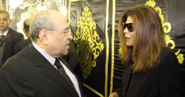 بالصور.. مصطفى الفقى وأشرف زكى ومنصور العيسوى يشاركون فى عزاء يحيى الجمل