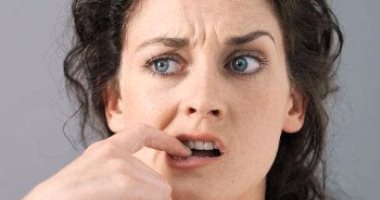 "عقم  ونرفزة واكتئاب".. اعرفى ارتفاع هرمون الحليب ممكن يعمل إيه