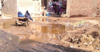 بالفيديو.. مياه الصرف الصحى تهدد منازل قرية ترسا بالفيوم