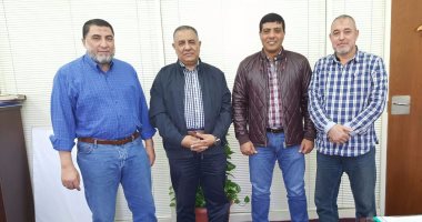 "العشرى" يتقاضى 120 ألف جنيه شهرياً فى إنبى 