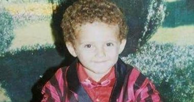 من شابه أباه فما ظلم.. شاهد حسام غالى وأبناءه فى مرحلة الطفولة