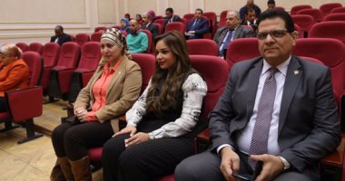 بالصور.. نائبة تطالب بمعاهد متخصصة للصناعات الصغيرة بالمحافظات 