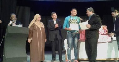 بالصور.. تكريم المشاركين بمهرجان المونودراما بقصر ثقافة فاقوس