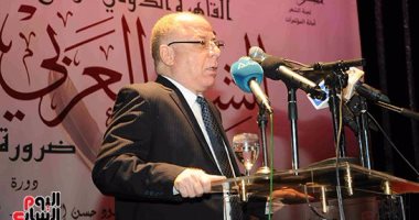حلمى النمنم يغادر إلى تونس للمشاركة فى اجتماع وزراء الثقافة العرب