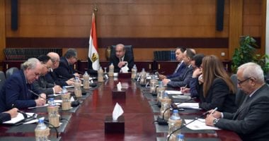الحكومة: تعريفة الجمارك الجديدة شملت 320 مجموعة سلعية بنسبة من 10% لـ60%