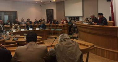 حجازى" يطالب بمنع دخول قاعة "الأعلى للثقافة" أثناء قراءة الشعر