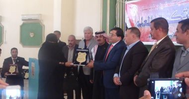 تكريم المعلمين المتميزين والطلاب الأوائل بإدارة الطور التعليمية بسيناء