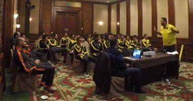 ميدو يعرض للاعبى دجلة أخطر "مفاتيح" الزمالك فى محاضرة بالفيديو
